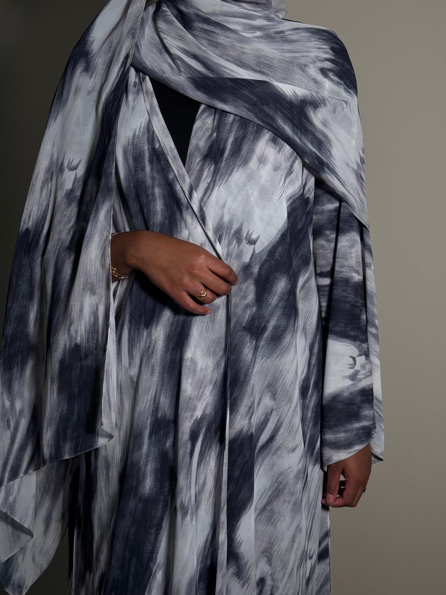 Storm Marble Abaya
